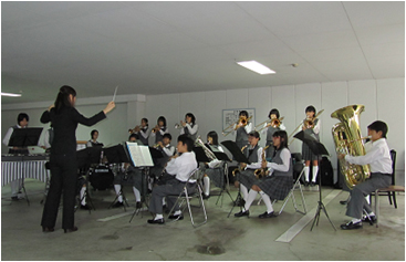 区立松渓中学校吹奏楽部による演奏
