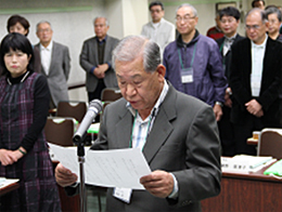受講生代表者(文京区の矢島昇さん)による宣誓